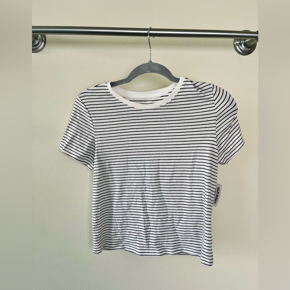 Old Navy Striped Crop Top. Size Medium.